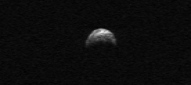 Астероид 2005 YU55 - фото